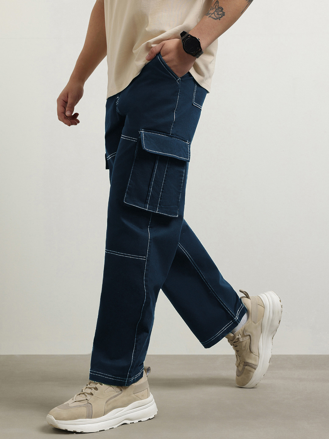 NOBERO Men Classic Straight Fit Cargos Trousers