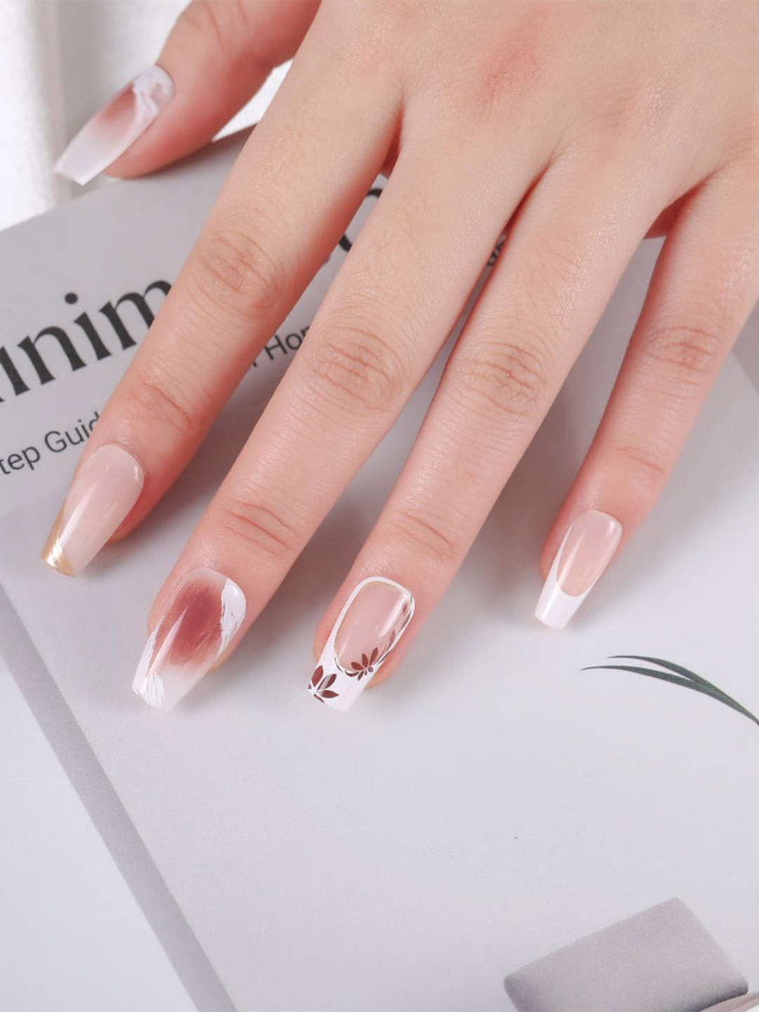 LICK Set Of 30 Glossy Long Flower Print Fake Nails - Nude