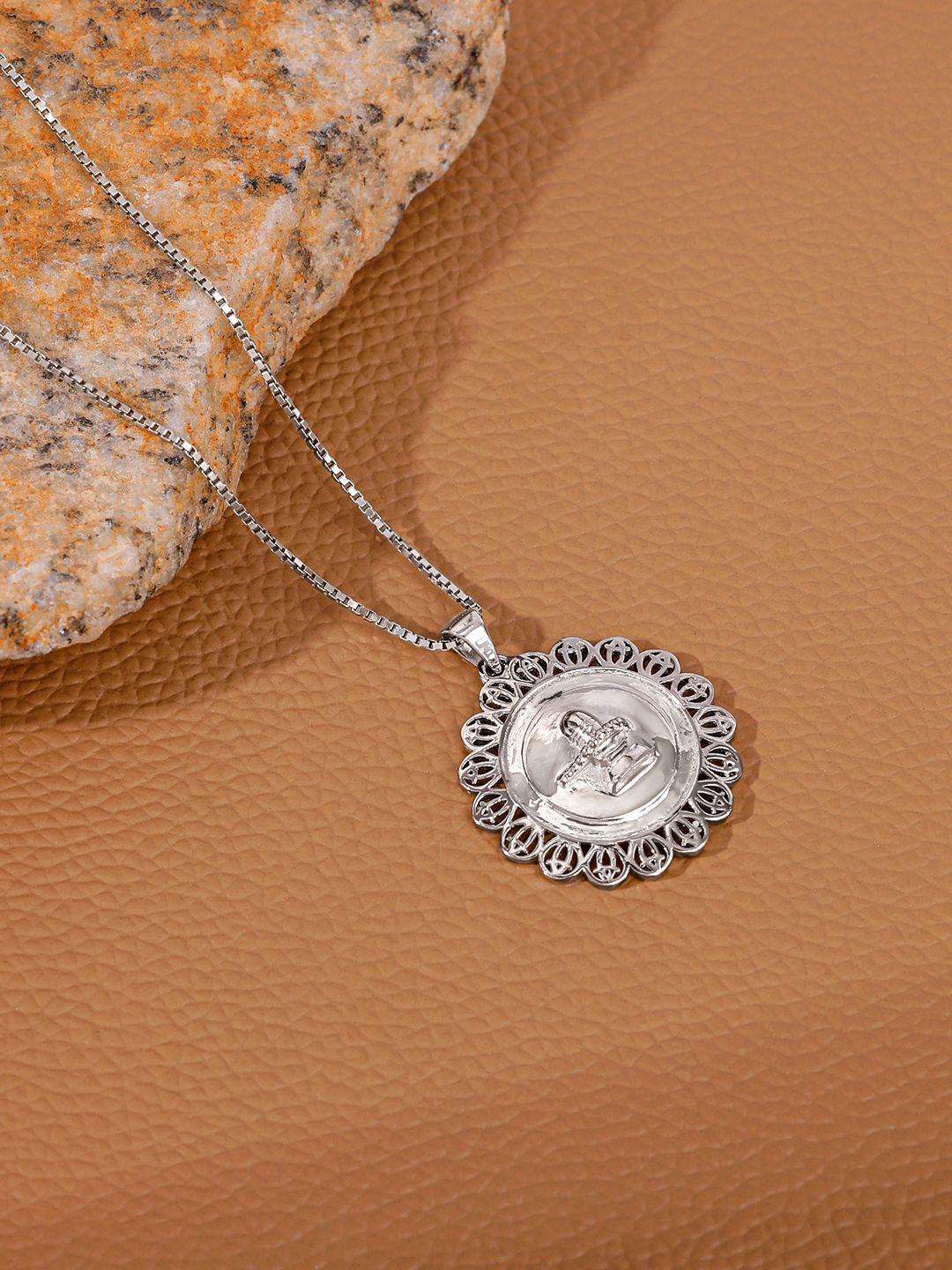 GIVA Men Rhodium-Plated Contemporary Pendants with Chains