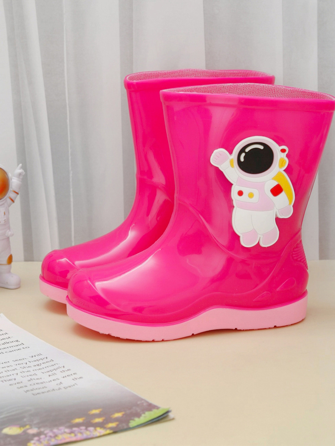 Yellow Bee Girls Embellished High-Top Boots