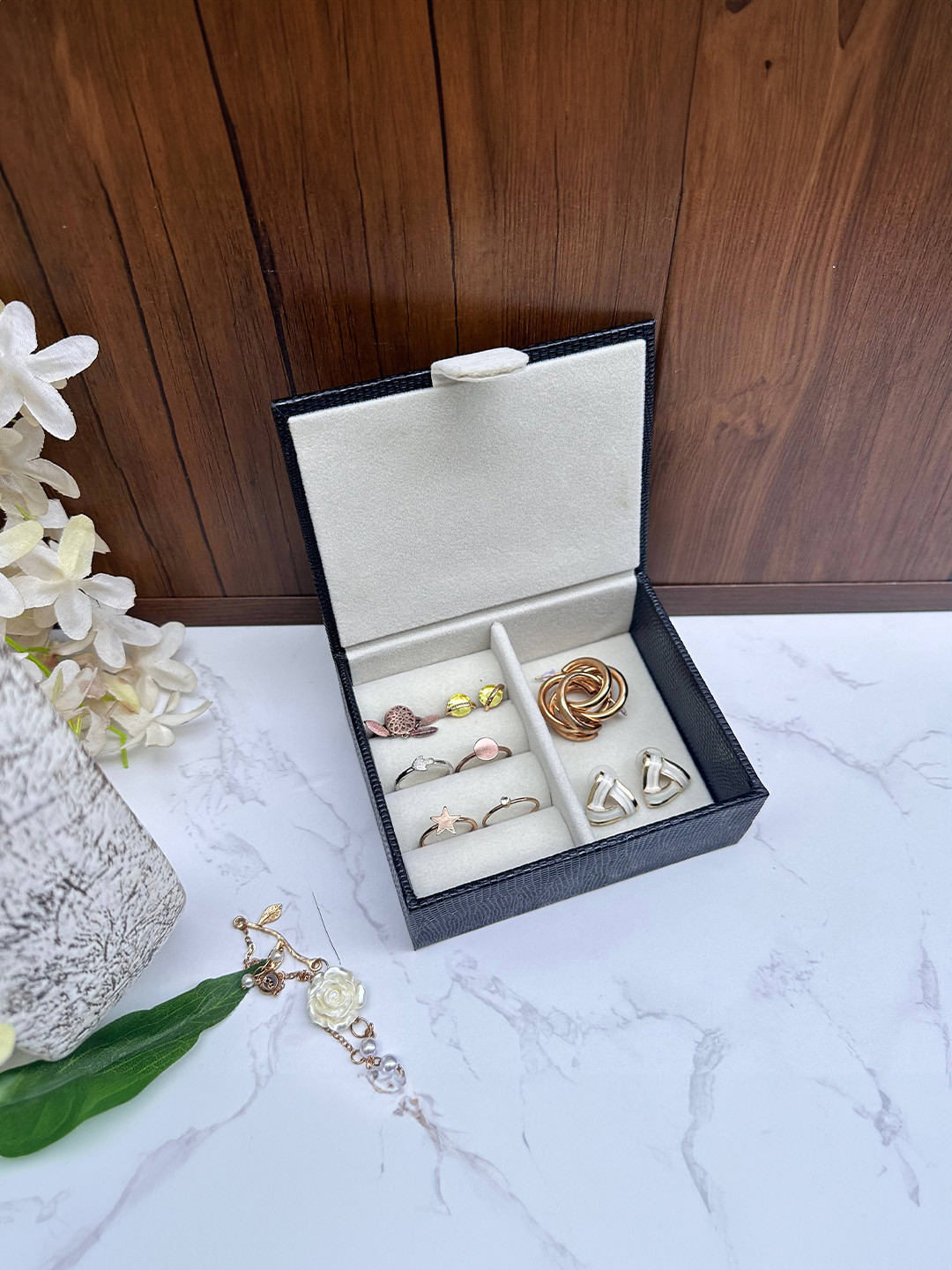 La Trove Women Small Black Ring + Plain Jewellery Organizer Box for Wardrobe Closet