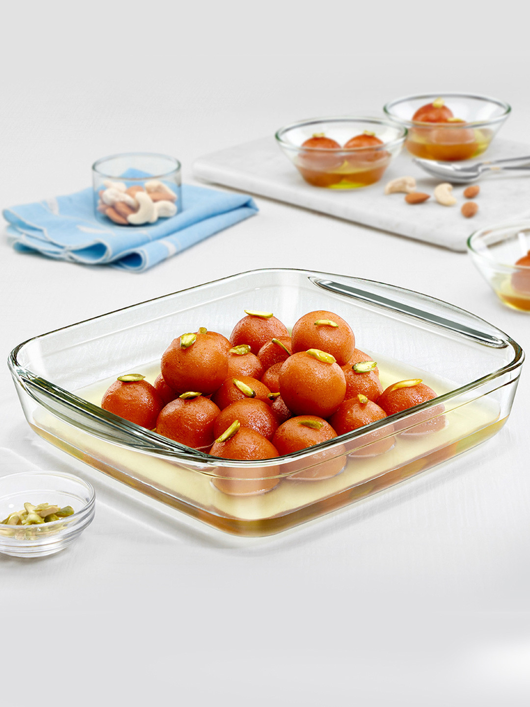 BOROSIL Transparent Square Borosilicate Glass Baking Dish with Handle-800 Ml
