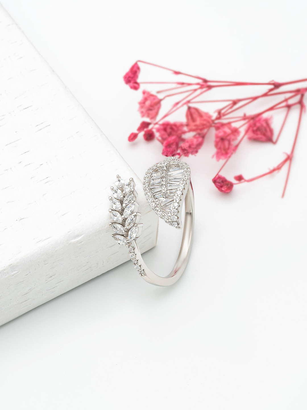 SILBERRY 925 Sterling Silver Rhodium-Plated CZ-Studded Autumn Leaf Finger Ring