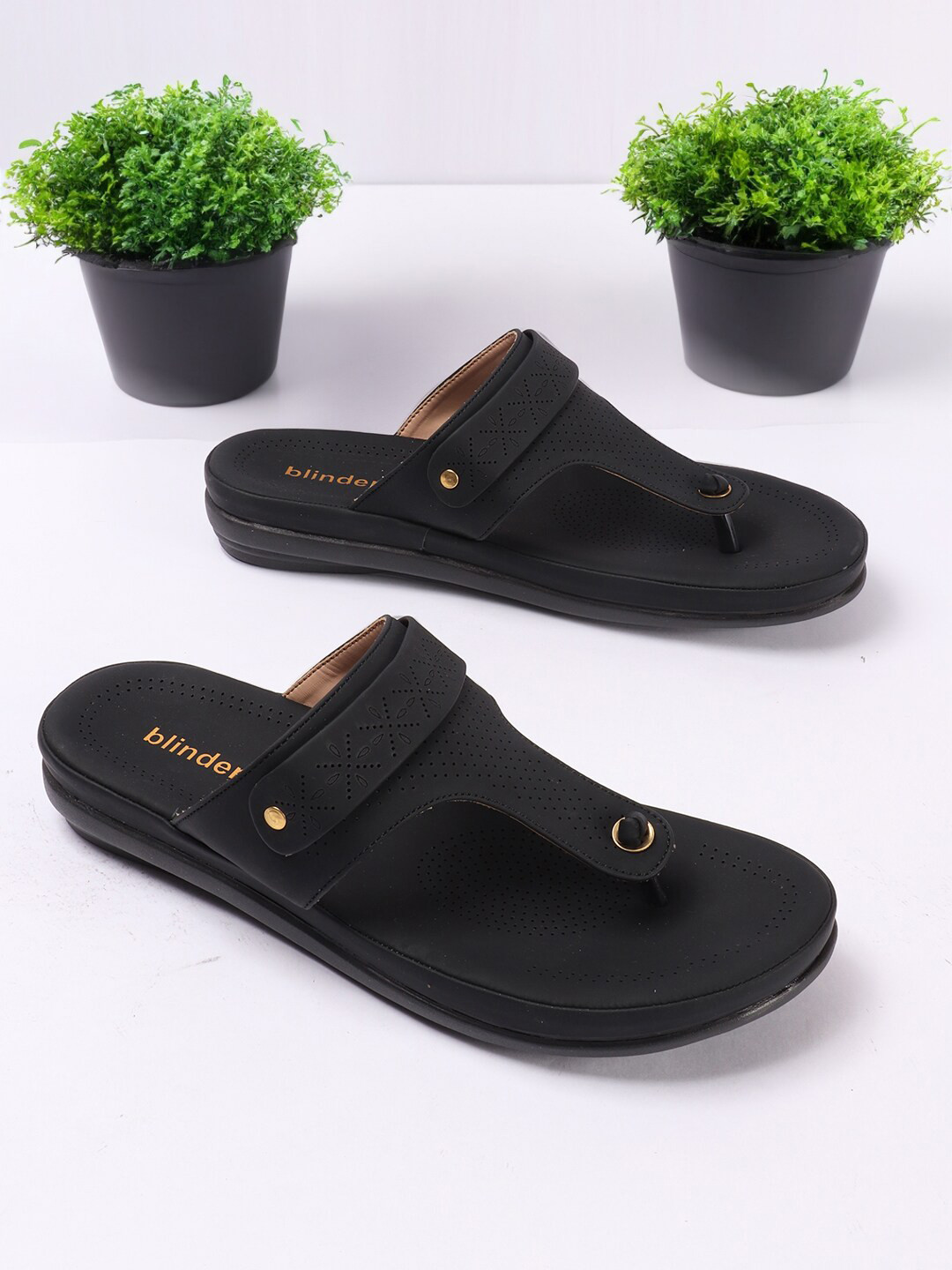 BLINDER Women Slip-On