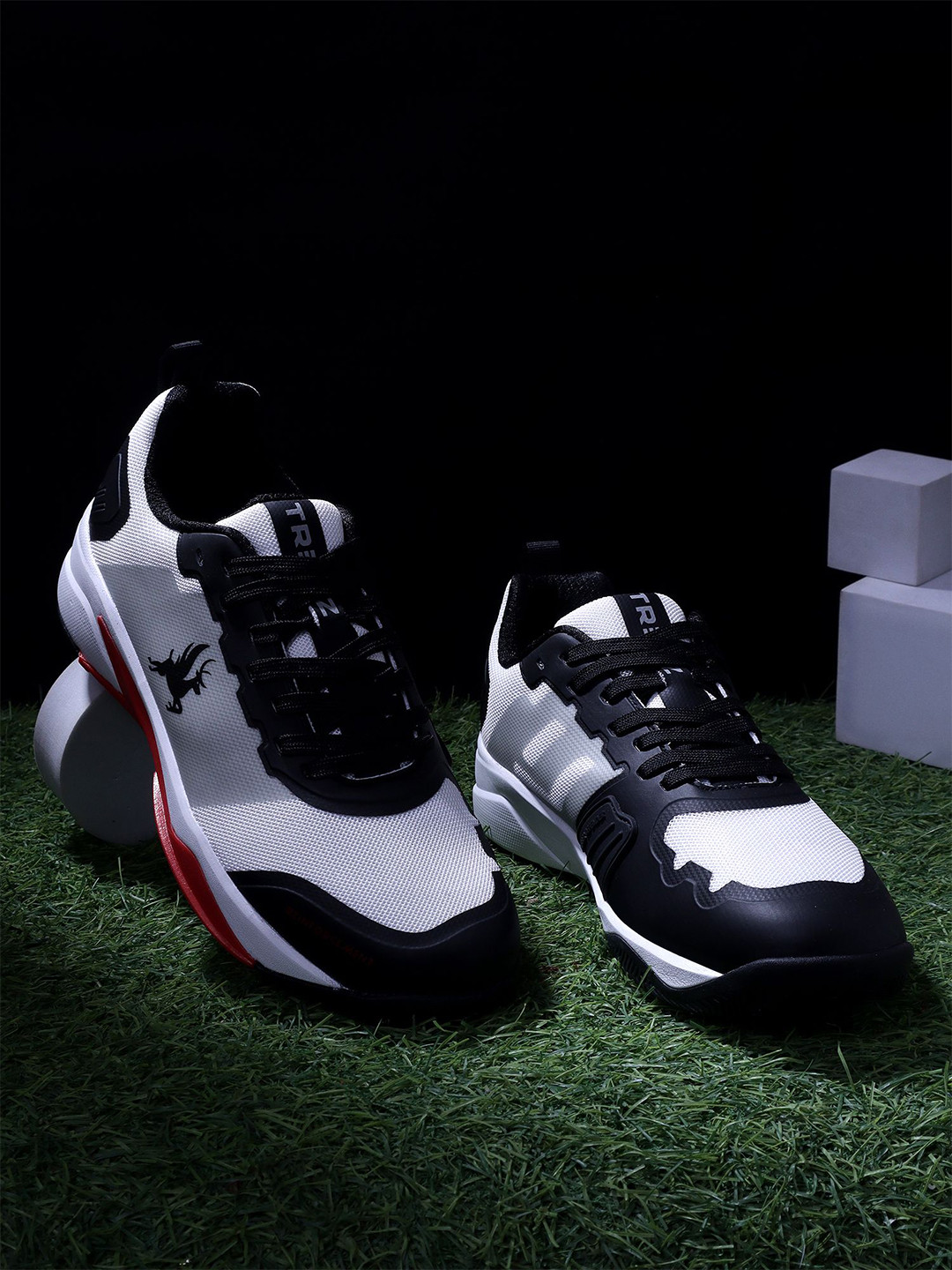 Trenz Men Mesh Badminton Non-Marking Shoes