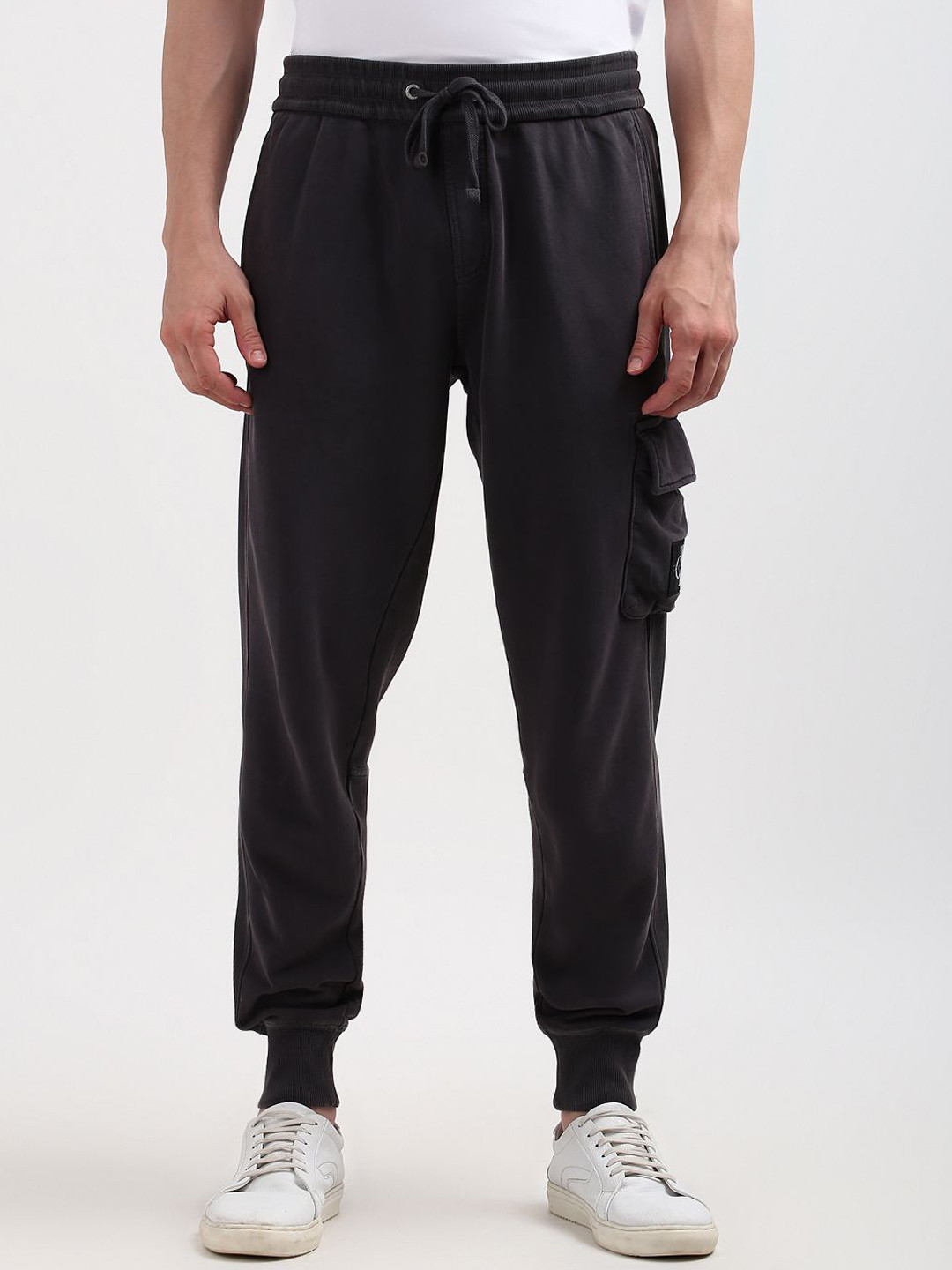 Calvin Klein Jeans Men's Mid-Rise Track Pants