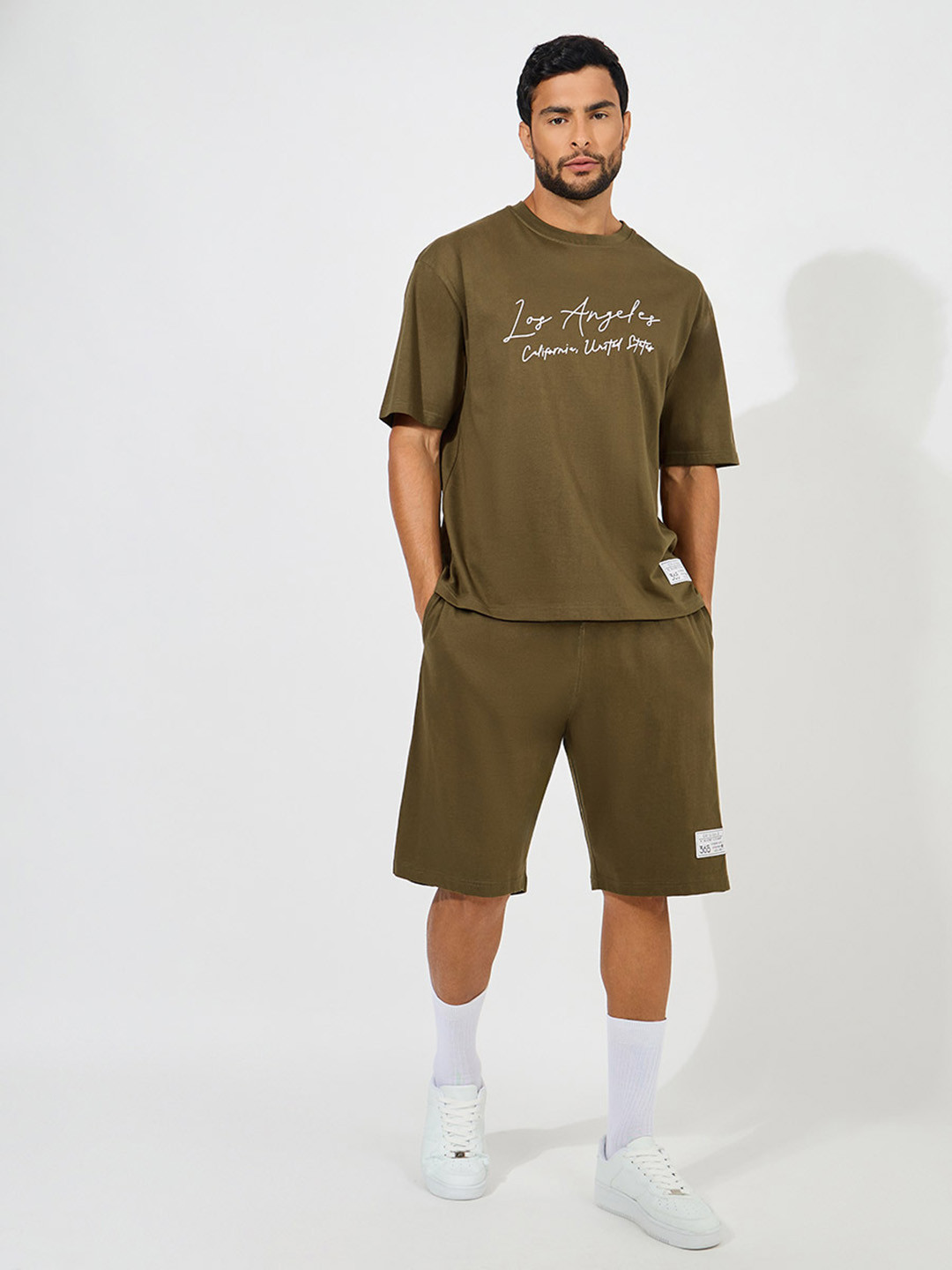 Styli Men Solid Chest Print Heavy Cotton Jersey Badge Detail Co-ords