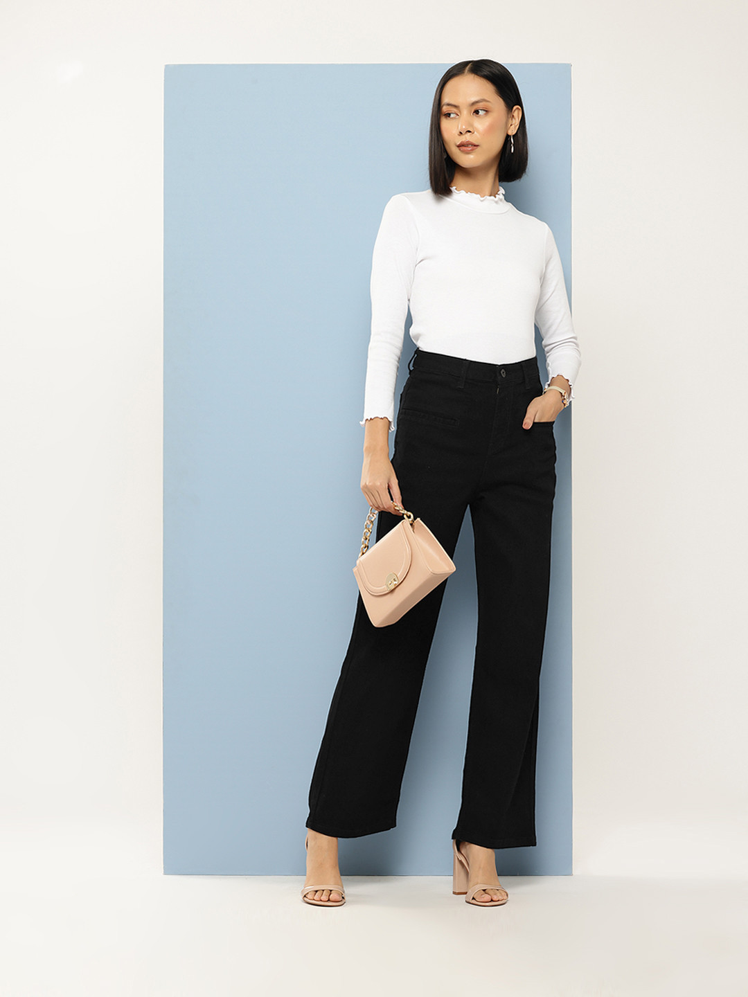 Chemistry Women Straight Fit High-Rise Jeans