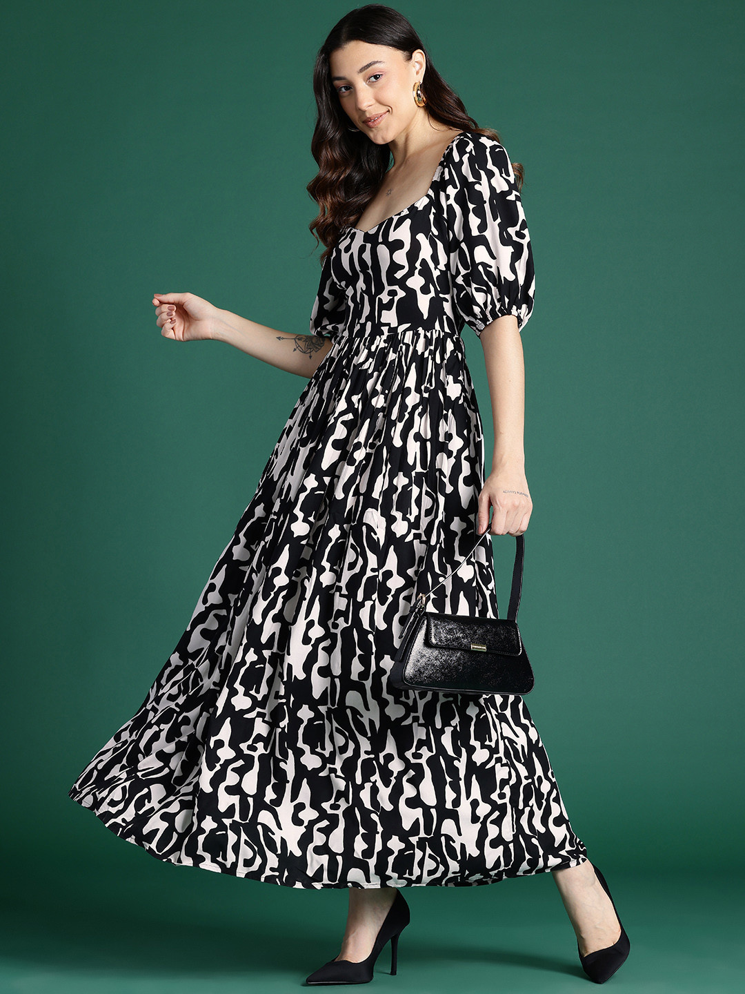 DressBerry Printed Fit & Flare Monochrome Maxi Dress