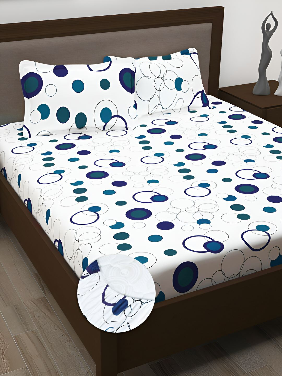 Story@home Metro White Geometric Cotton Breathable 186 TC Fitted King Fine Bedsheet with 2 Pillow Covers-72 x 78 inches