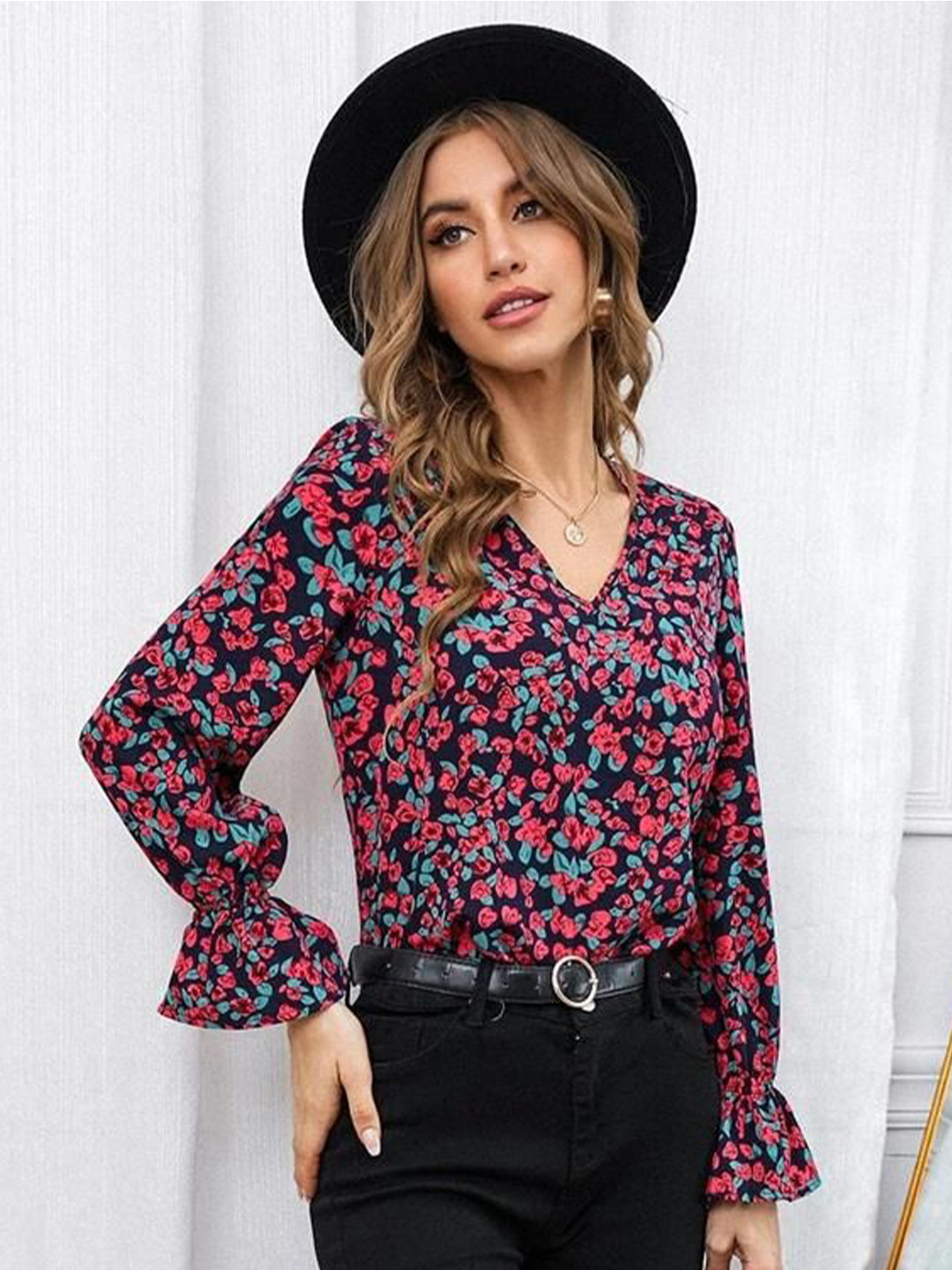 Kotty Floral Printed V-Neck Crepe Top