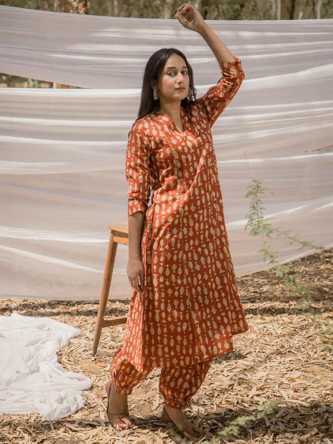 Mera Rang Quirky Printed V-Neck Pure Cotton A-Line Kurta with Harem Pants