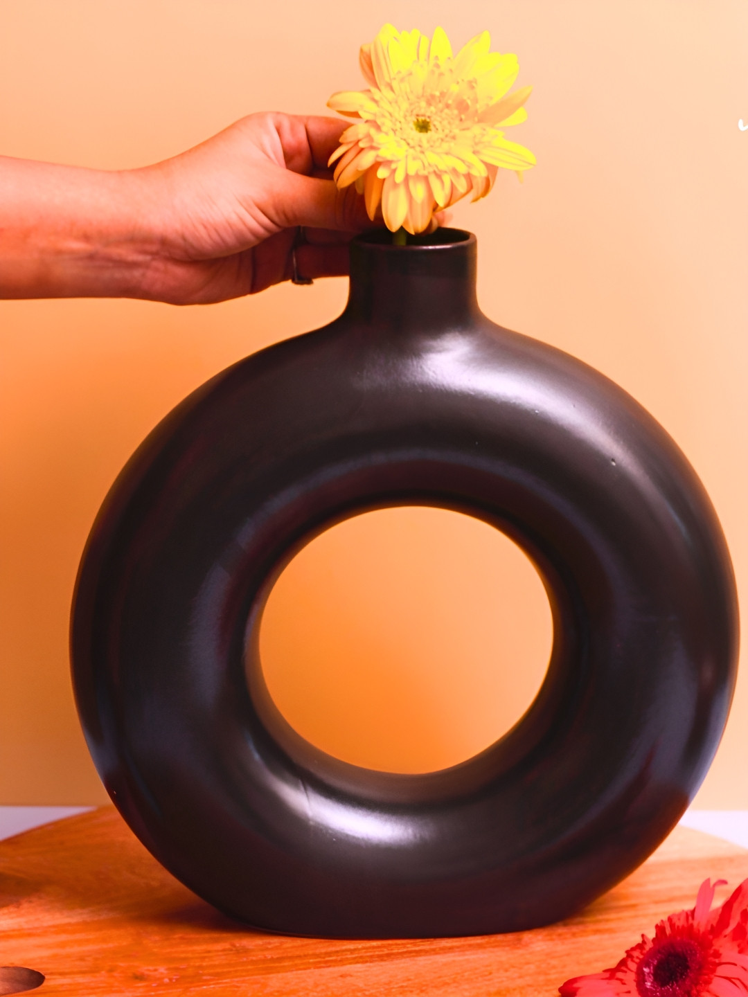 WEAVING HOMES Black Ceramic Small Donut Vase
