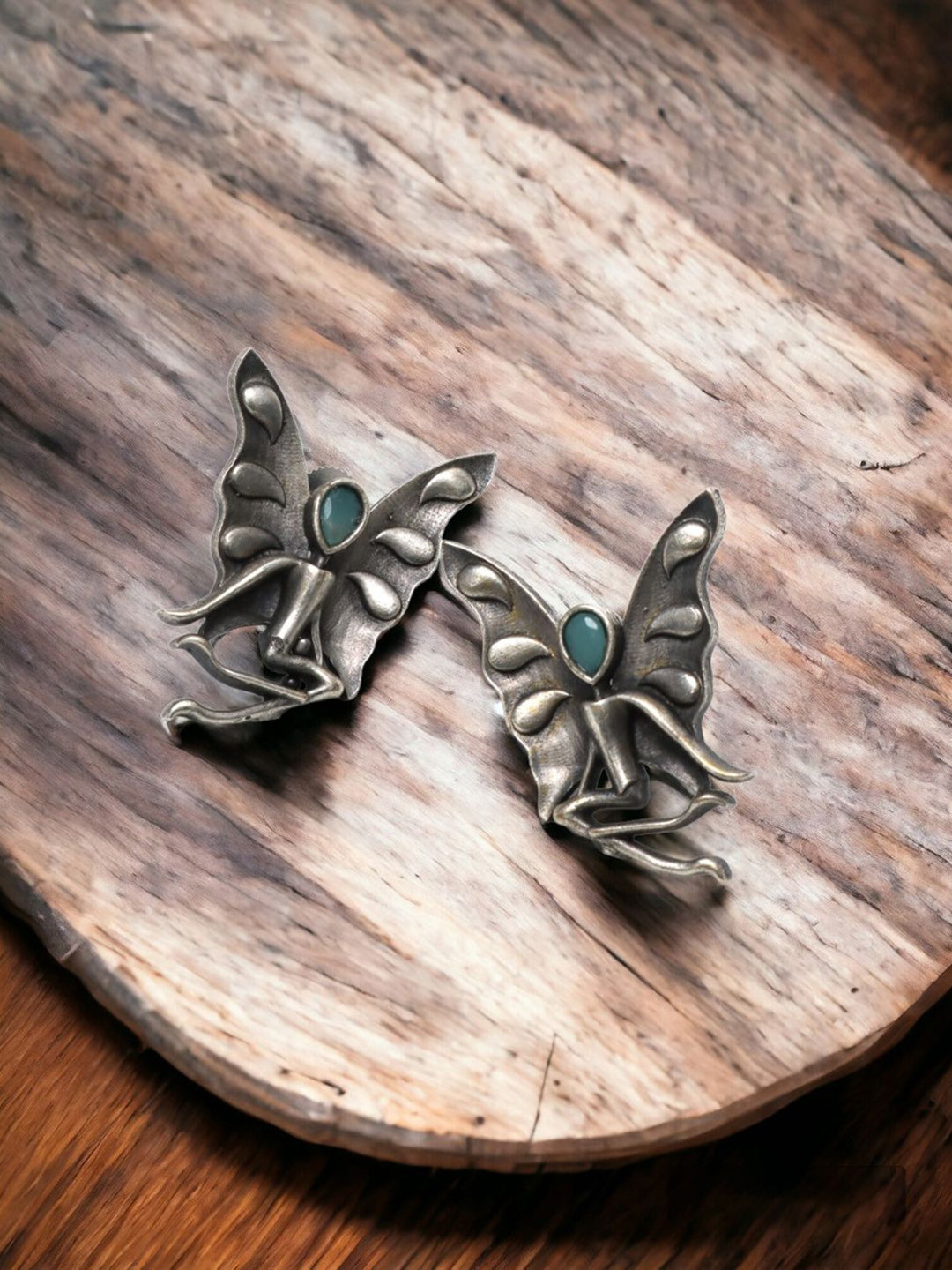 Ozanoo Classic Silver-Plated Antique Studs Earrings