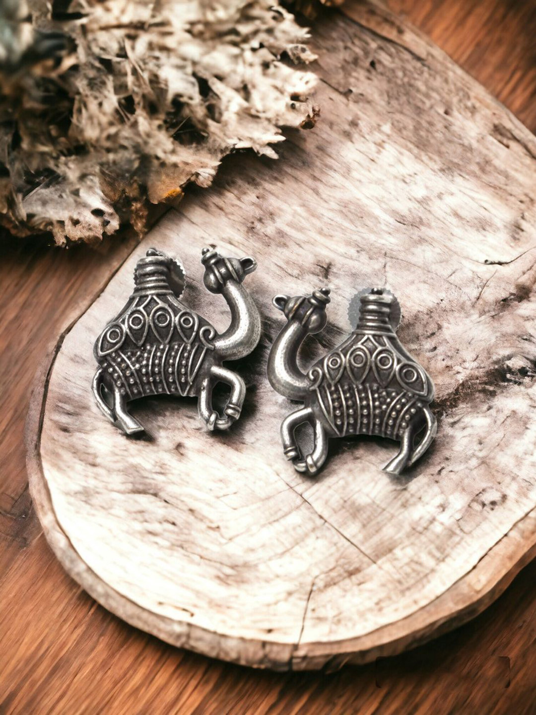 Ozanoo Silver-Plated Replica Camel Studs Earrings