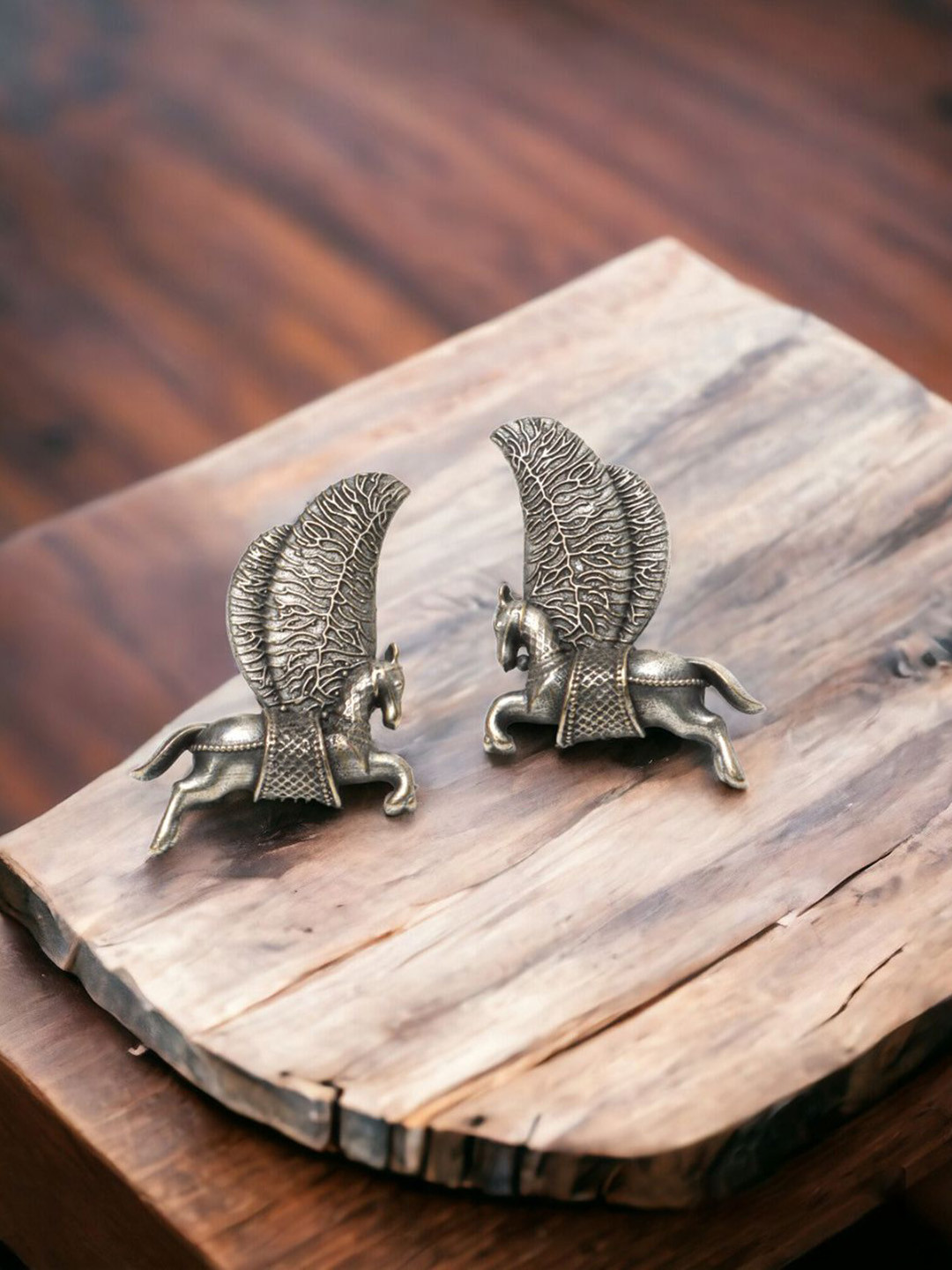 Ozanoo Silver-Plated Classic Studs Earrings