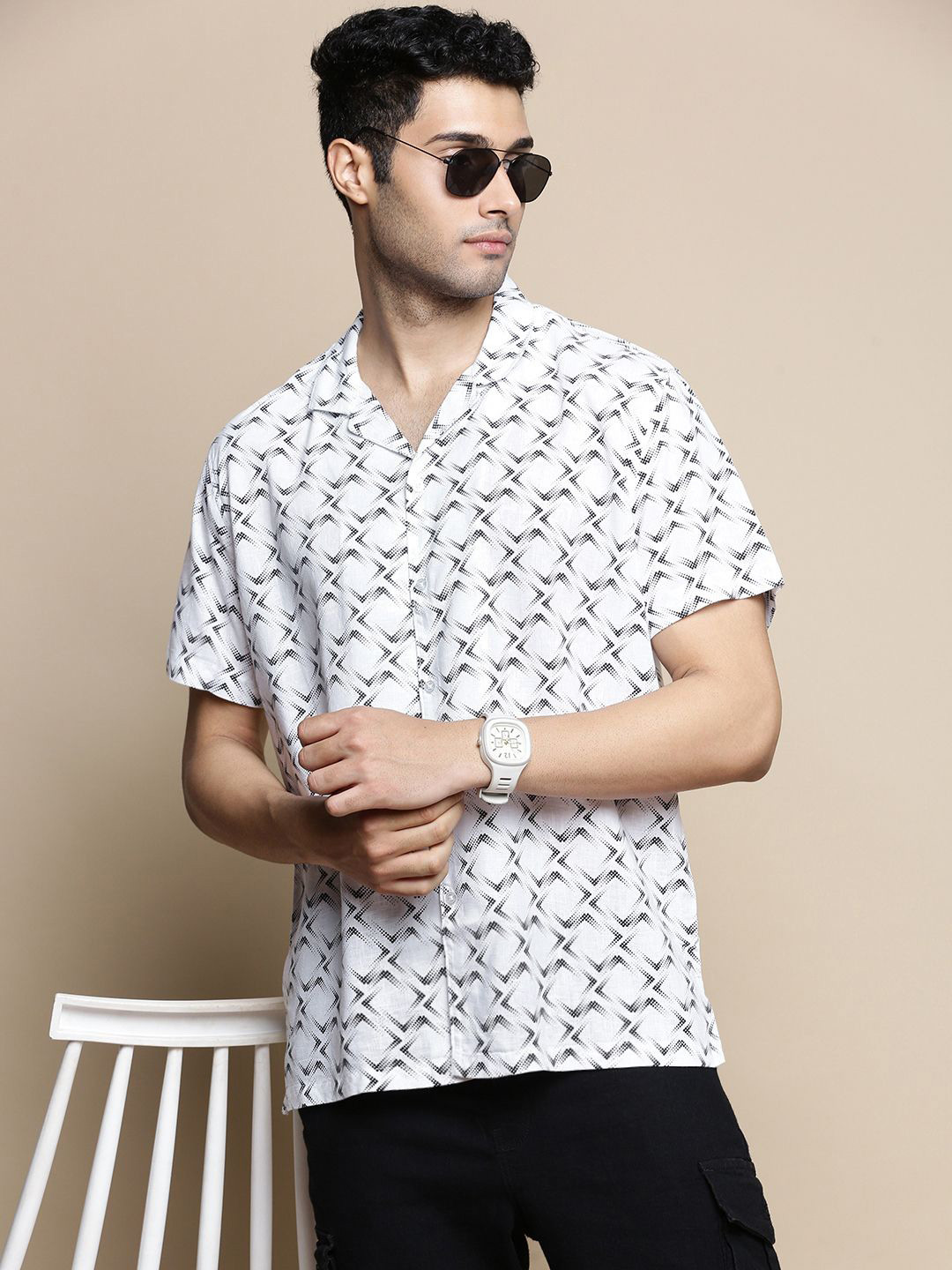 INVICTUS Club Slim Fit Opaque Printed Cotton Casual Shirt
