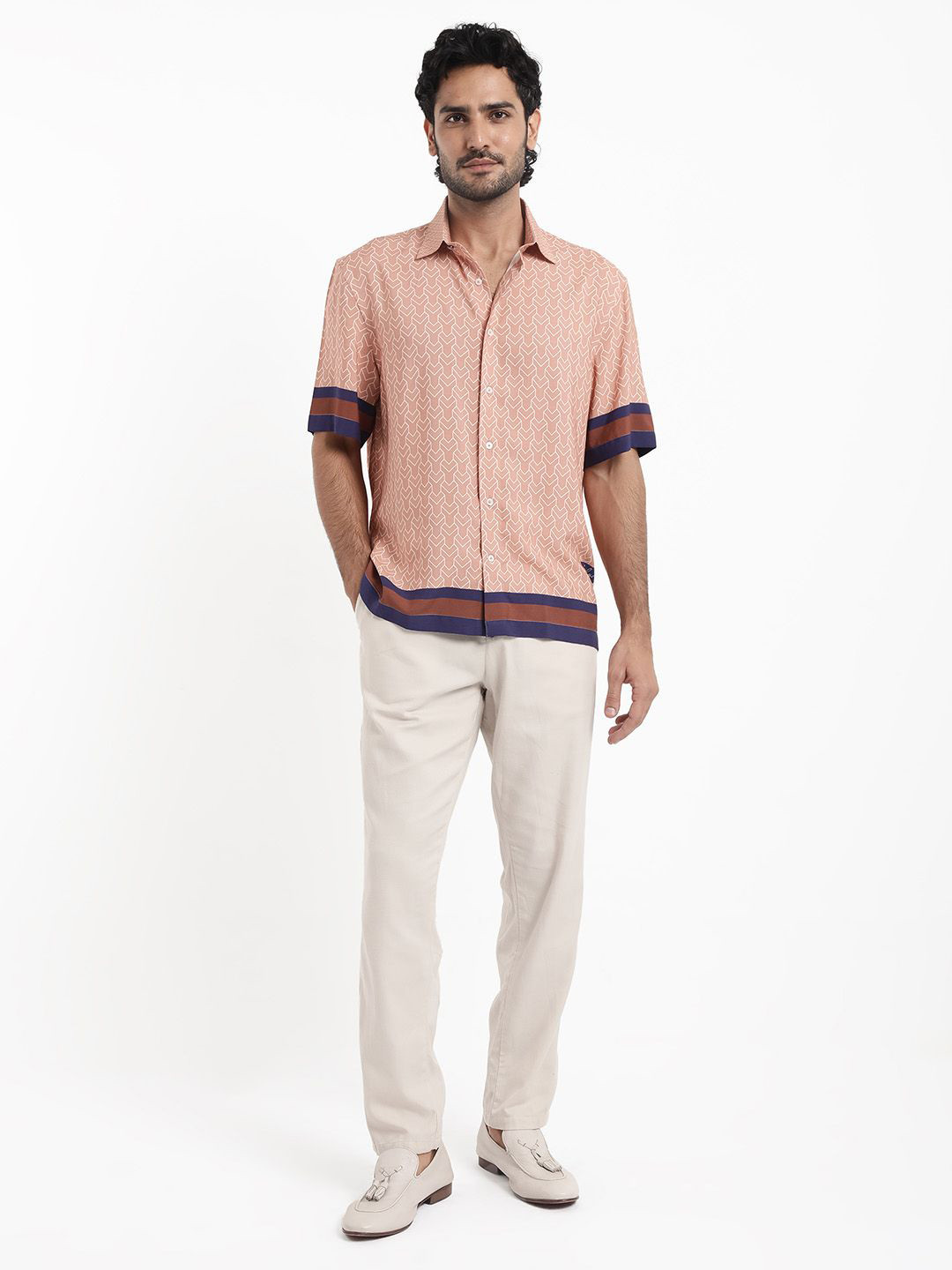 RARE RABBIT Men Hane Boxy Geometric Printed Spread Collar Shirt