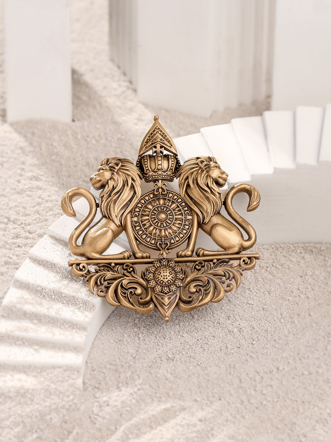 COSA NOSTRAA Men Lion Emblem Brooch
