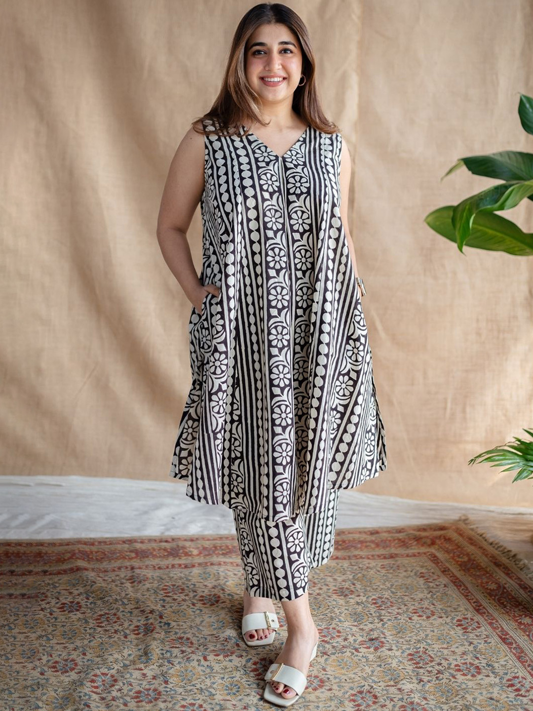 THE INDIAN ETHNIC CO The summer edit Printed Pure Cotton Tunic & Trouser Co-Ords
