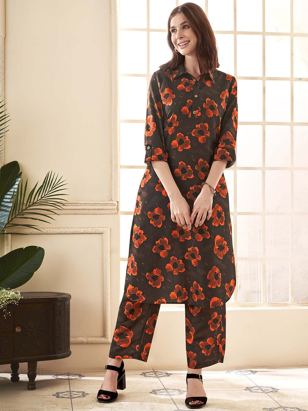Anouk Coffee Brown Floral Printed Shirt Collar Roll-Up Sleeves Tunic With Trousers
