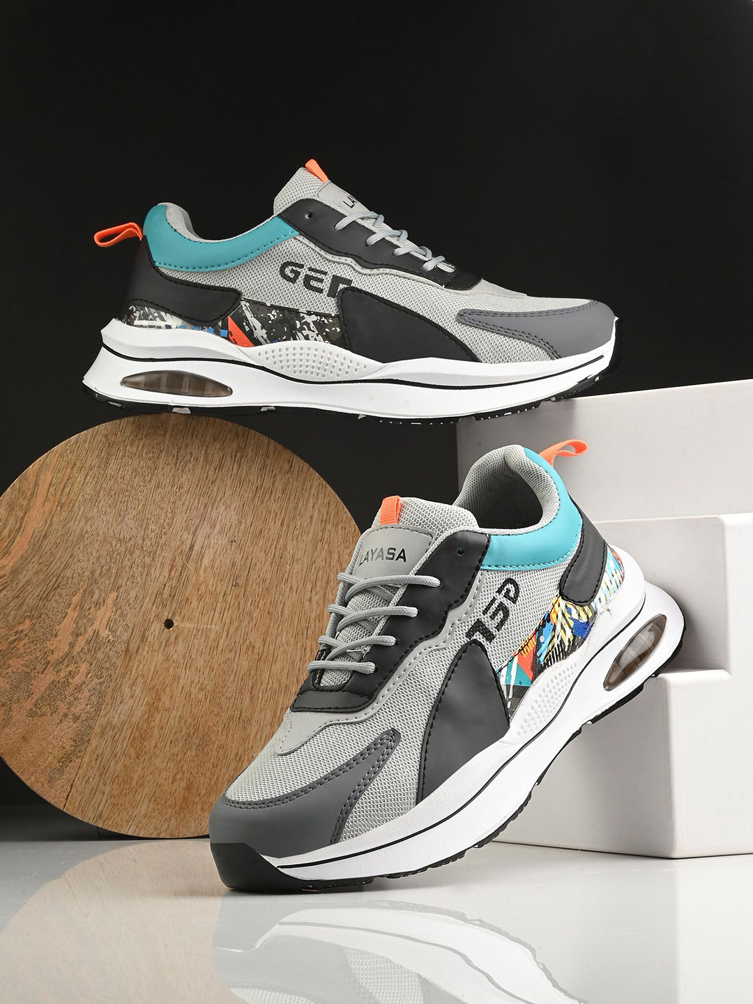 Layasa Men Colourblocked Round Toe Comfort Insole Sneakers