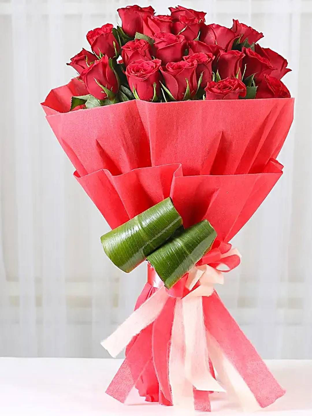 fnp Red & Green 20 Pieces Roses Bouquets