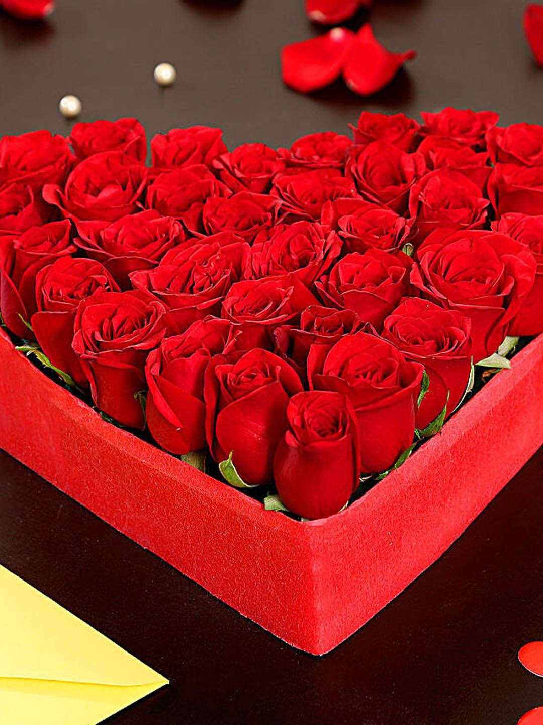 fnp Red 35 Pieces Roses Fresh Flowers Heart Non Woven Paper