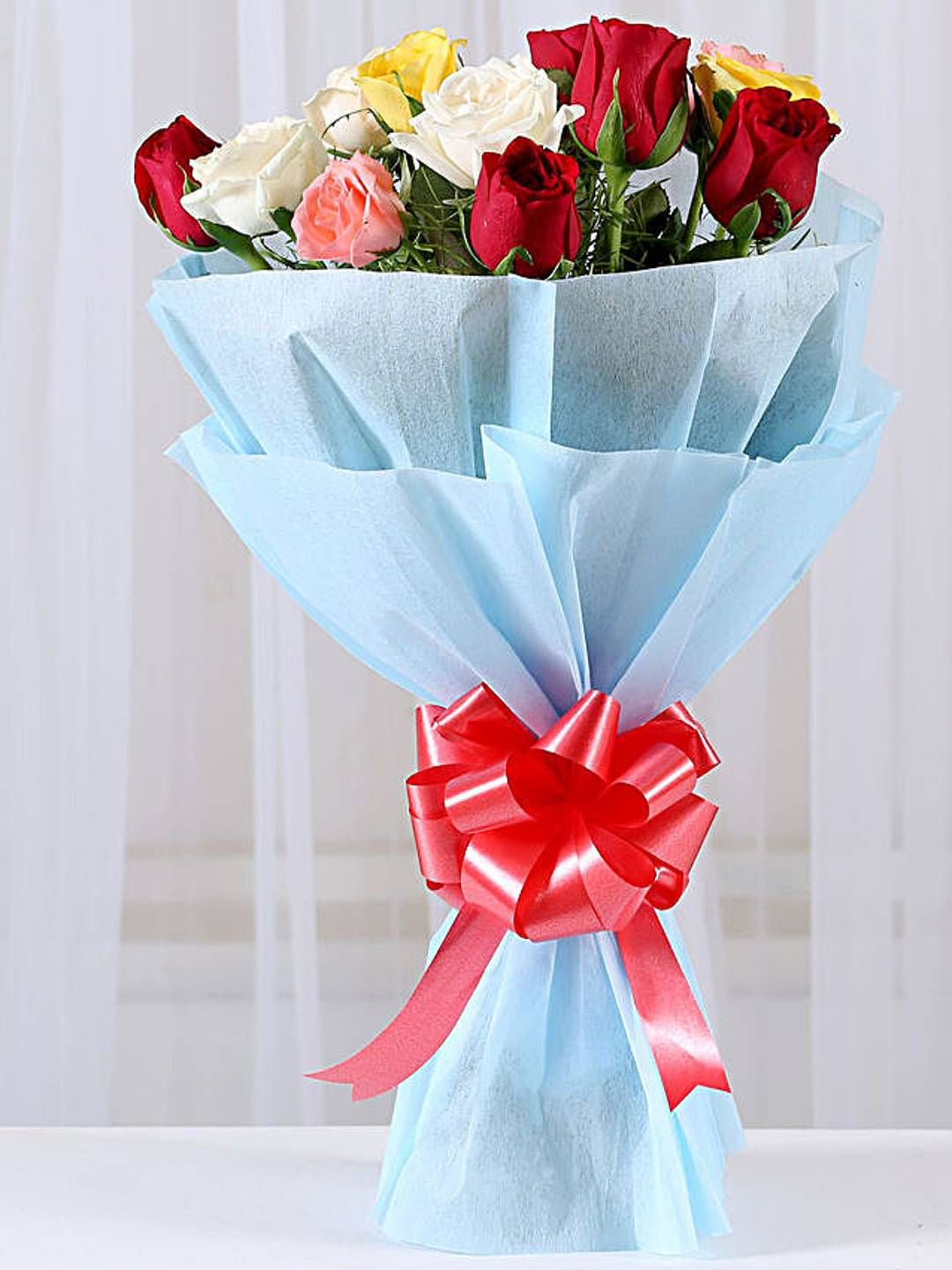 fnp 12-Pcs Red & White Mixed  Roses Fresh Flowers Bouquet