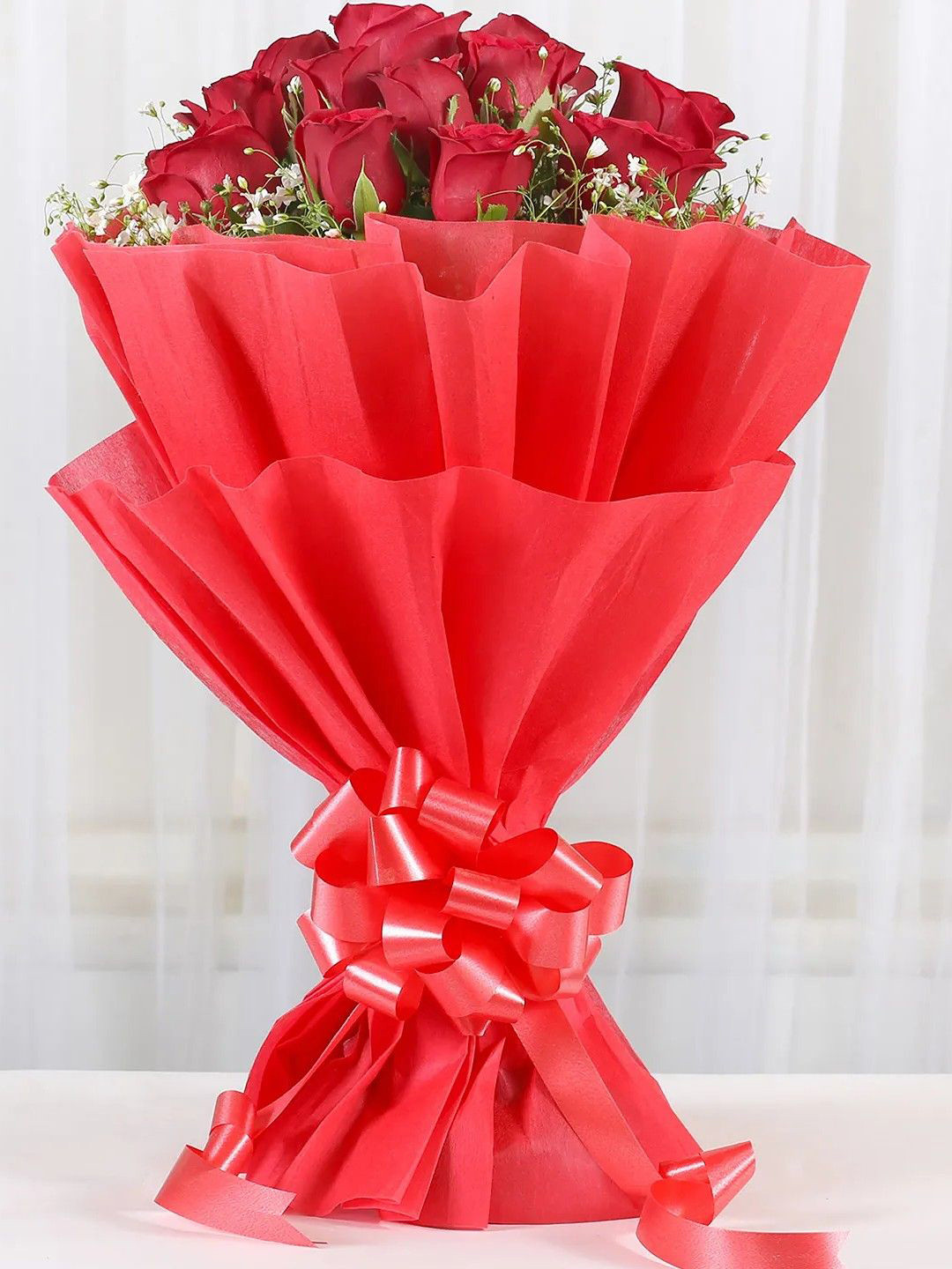 fnp Red & Green 12 Pieces  Lovely Roses Bouquet