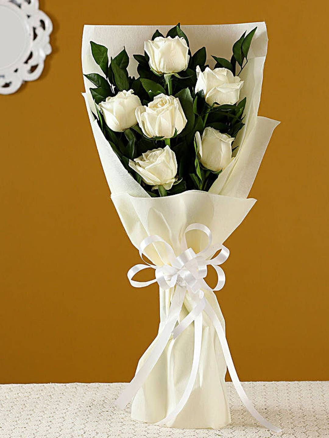 fnp White & Green 6 Pieces Roses Bouquet