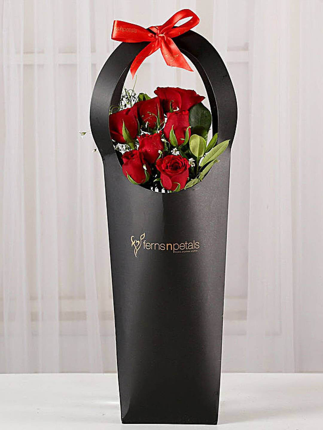 fnp Red 7 Pieces Roses Fresh Flowers Bouquet