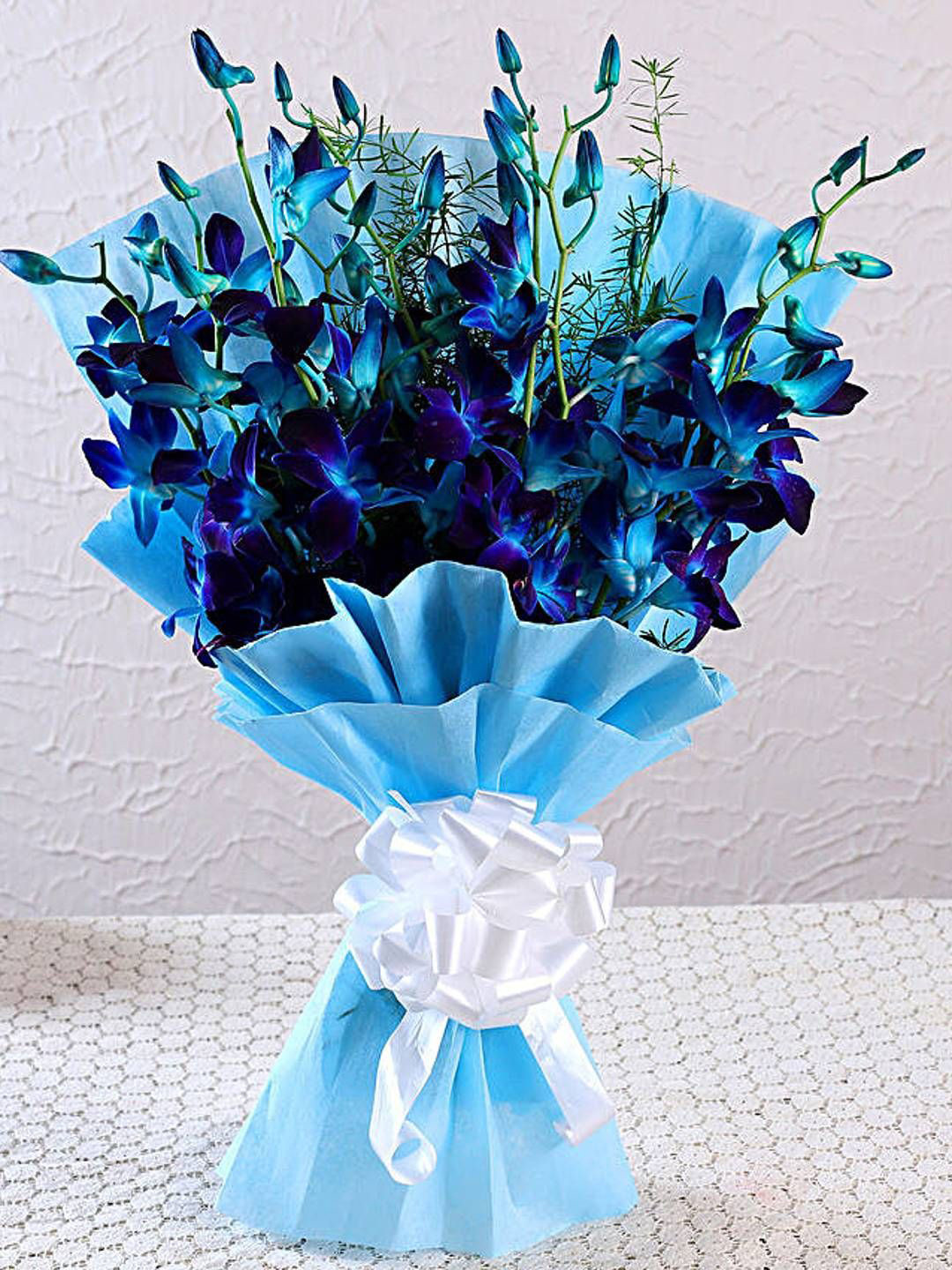 fnp Blue & Green 6 Pieces Orchids Flowers Bouquet