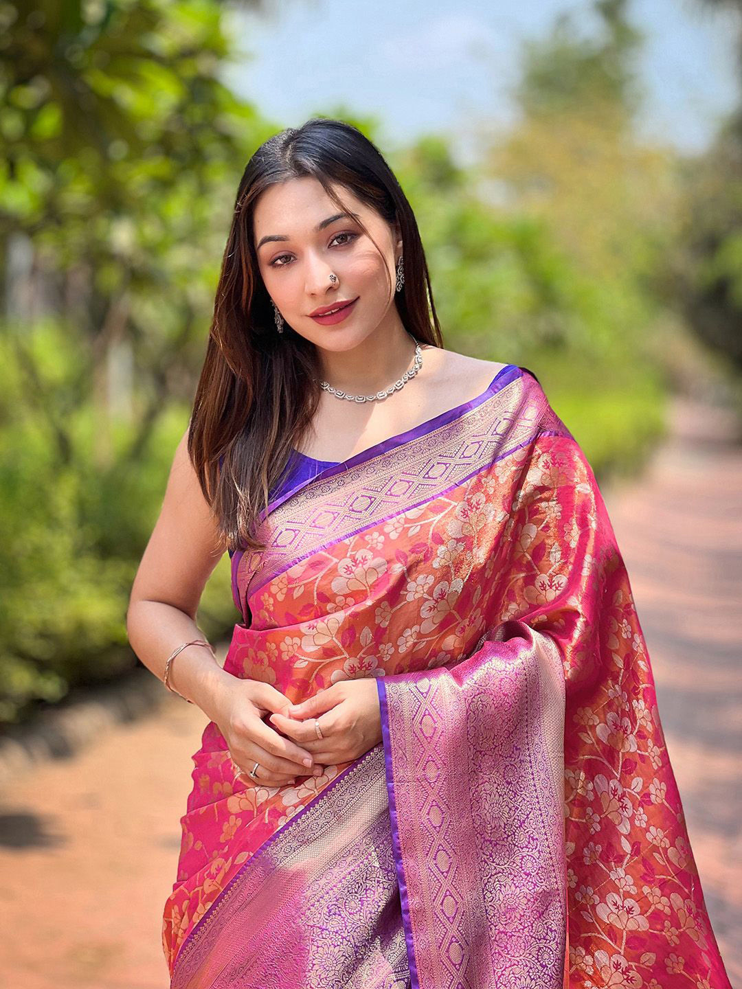 Rekha Maniyar Ethnic Motifs Zari Art Silk Kanjeevaram Saree