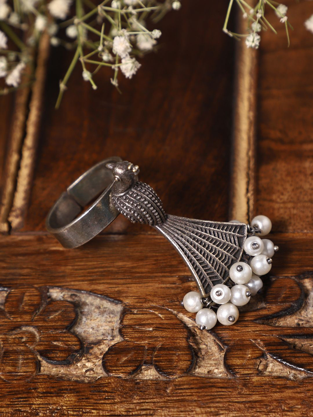 VENI Oxidised Silver-Plated Peacock Finger Ring