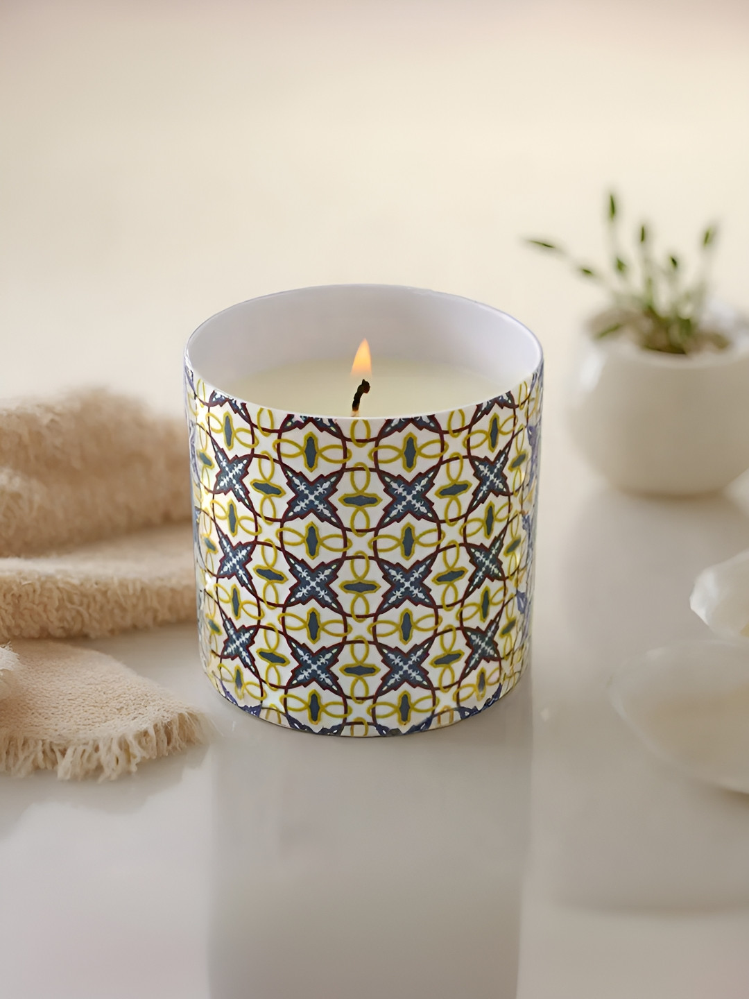 The Better Home for Home Bedroom White Peach Oolong (Fruity and Earthy) Jar Candles