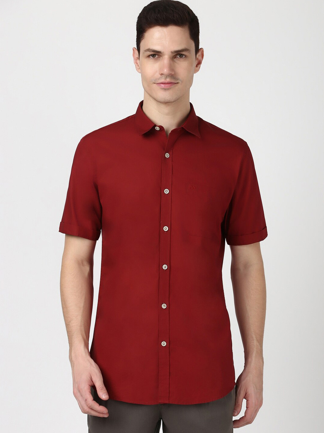 Peter England Casuals Men Cherry Red Slim Fit Solid Spread Collar Casual Shirt