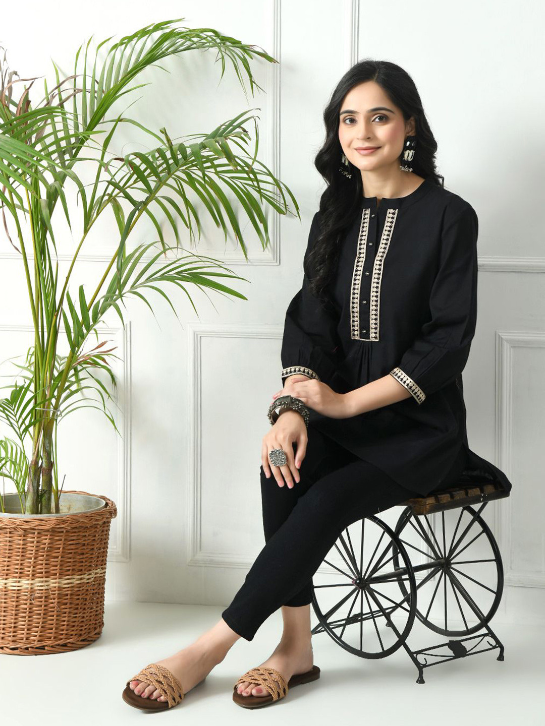 MEESAN Embroidered Mandarin Collar Neck Kurti