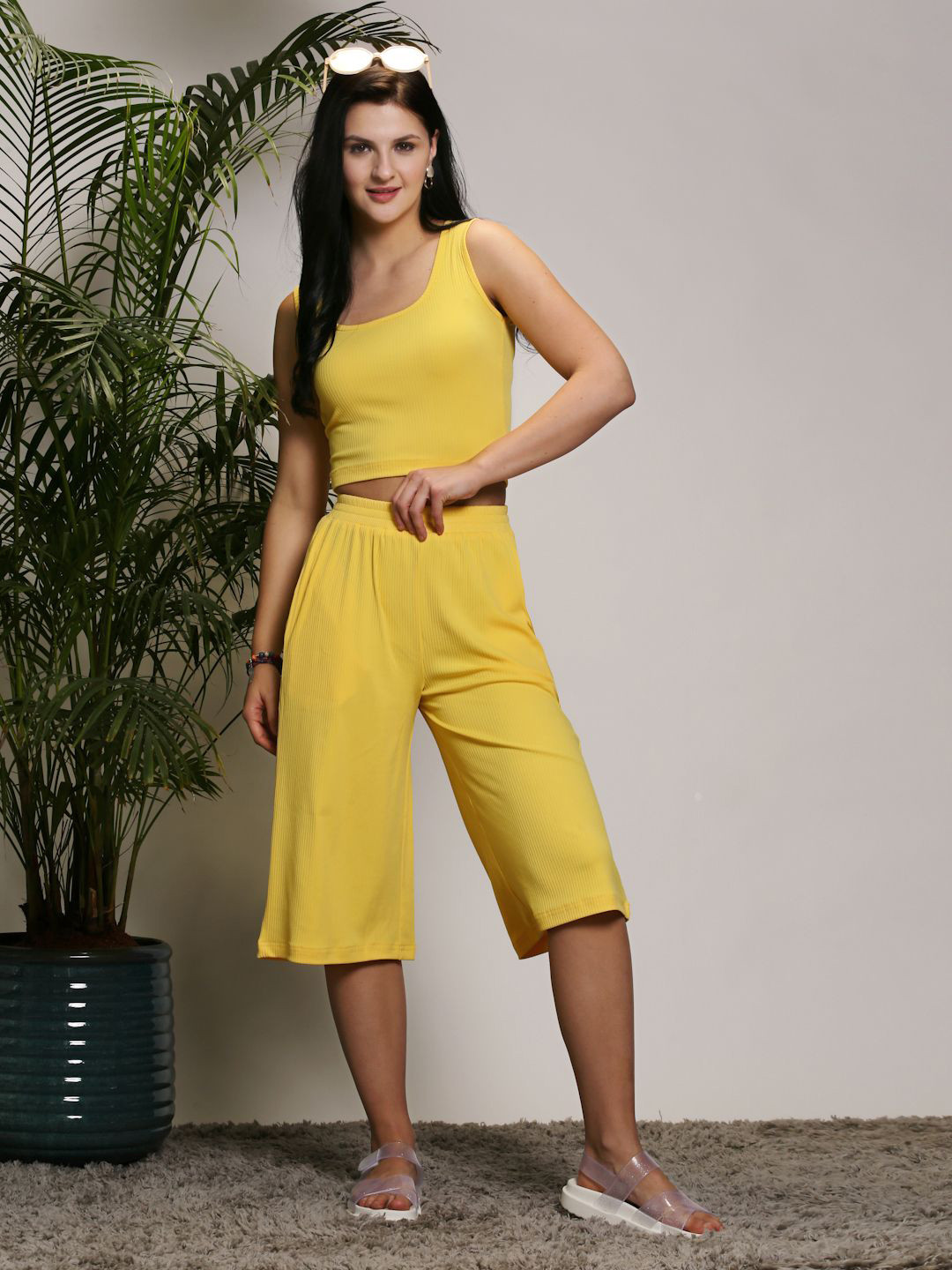 Sera Basics Women Mid Rise Capris