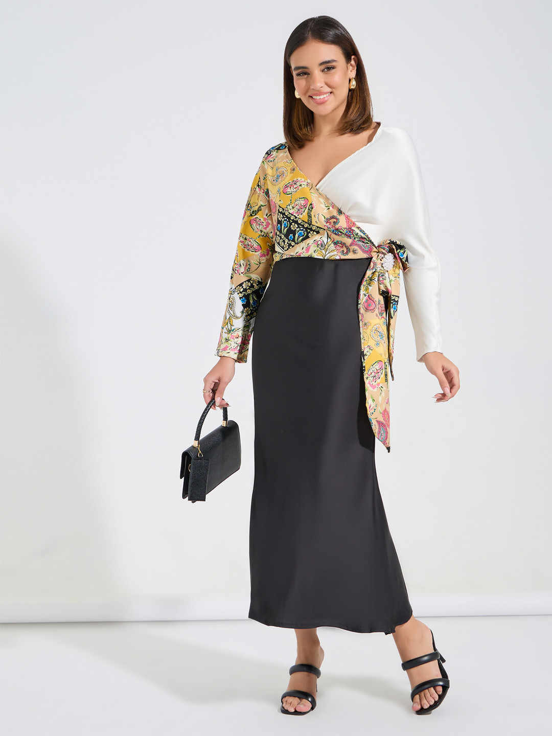 Styli Women Casual Graphic Print Others Floral Printed V-Neck Long Sleeve Wrap Crop