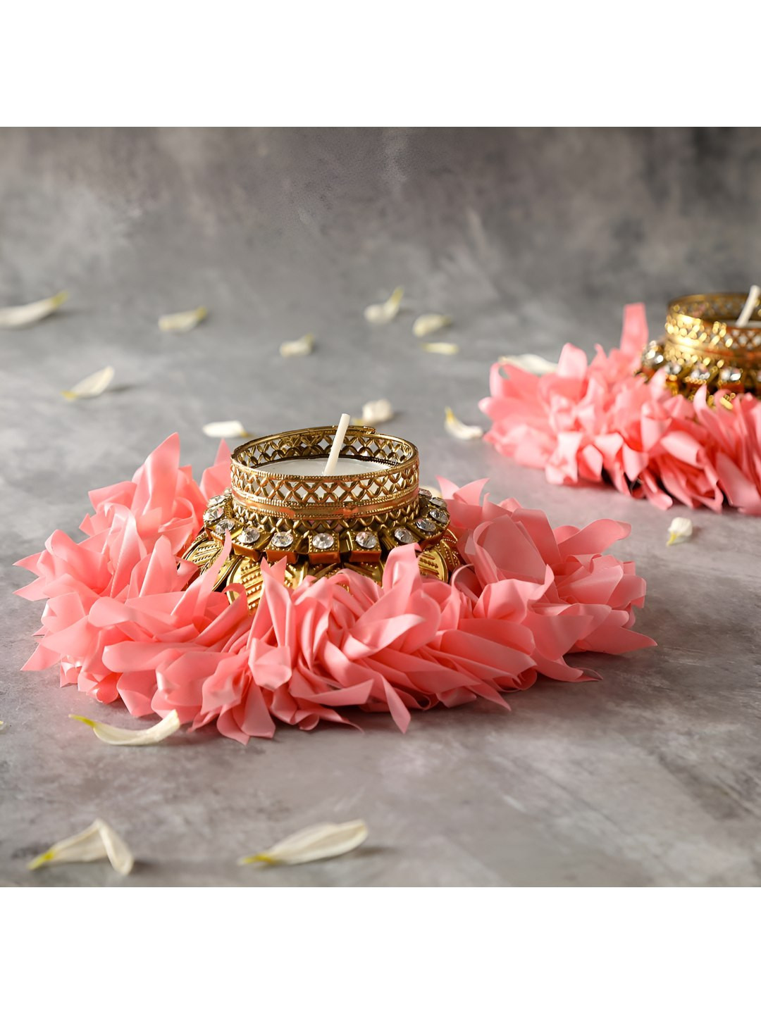 THE HOME CO. Gold-Toned & Pink Artificial Gajra Tlight Candle Holder