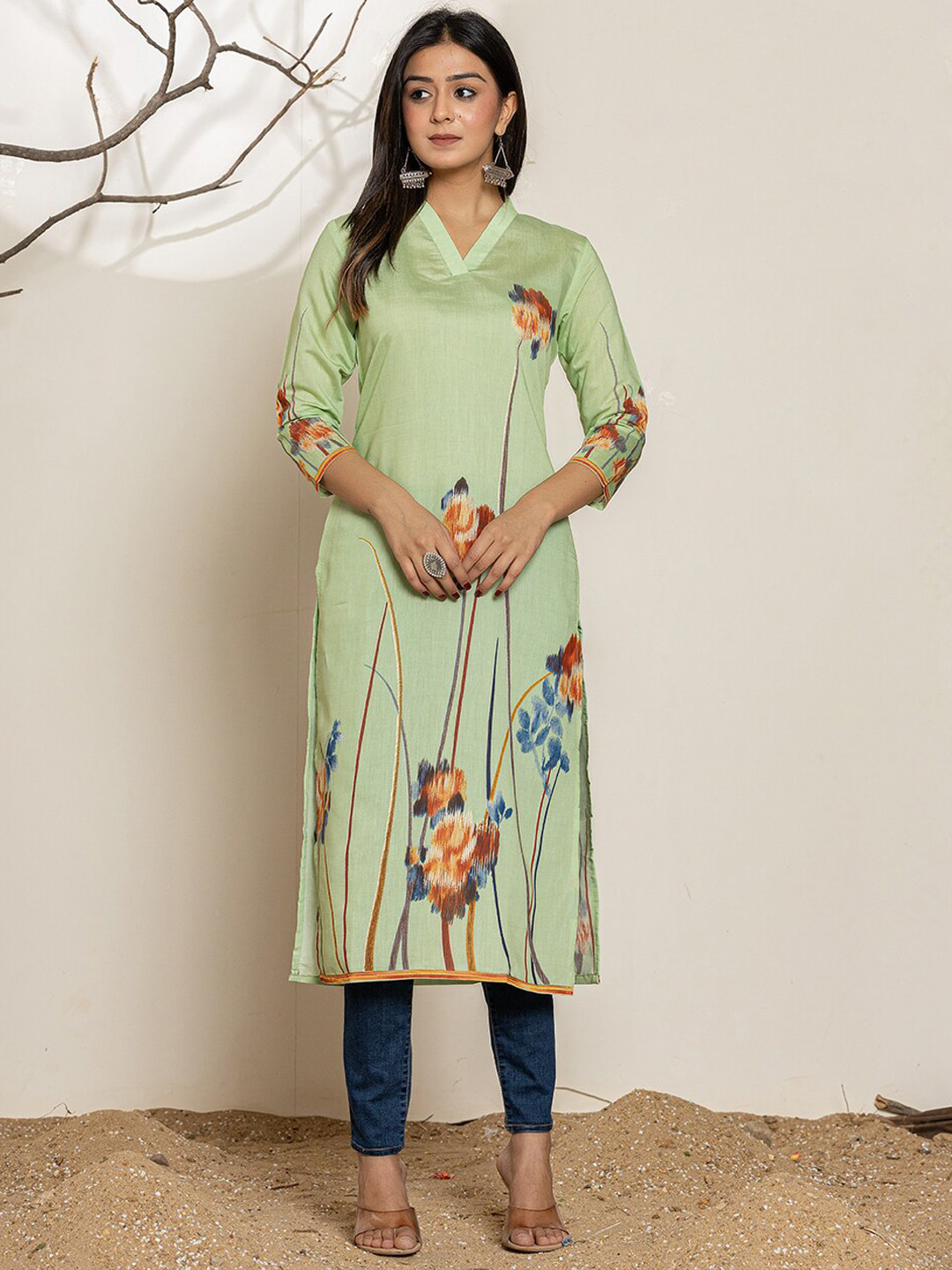 Yufta Floral Printed V-Neck Three-Quarter Sleeves Straight Kurta