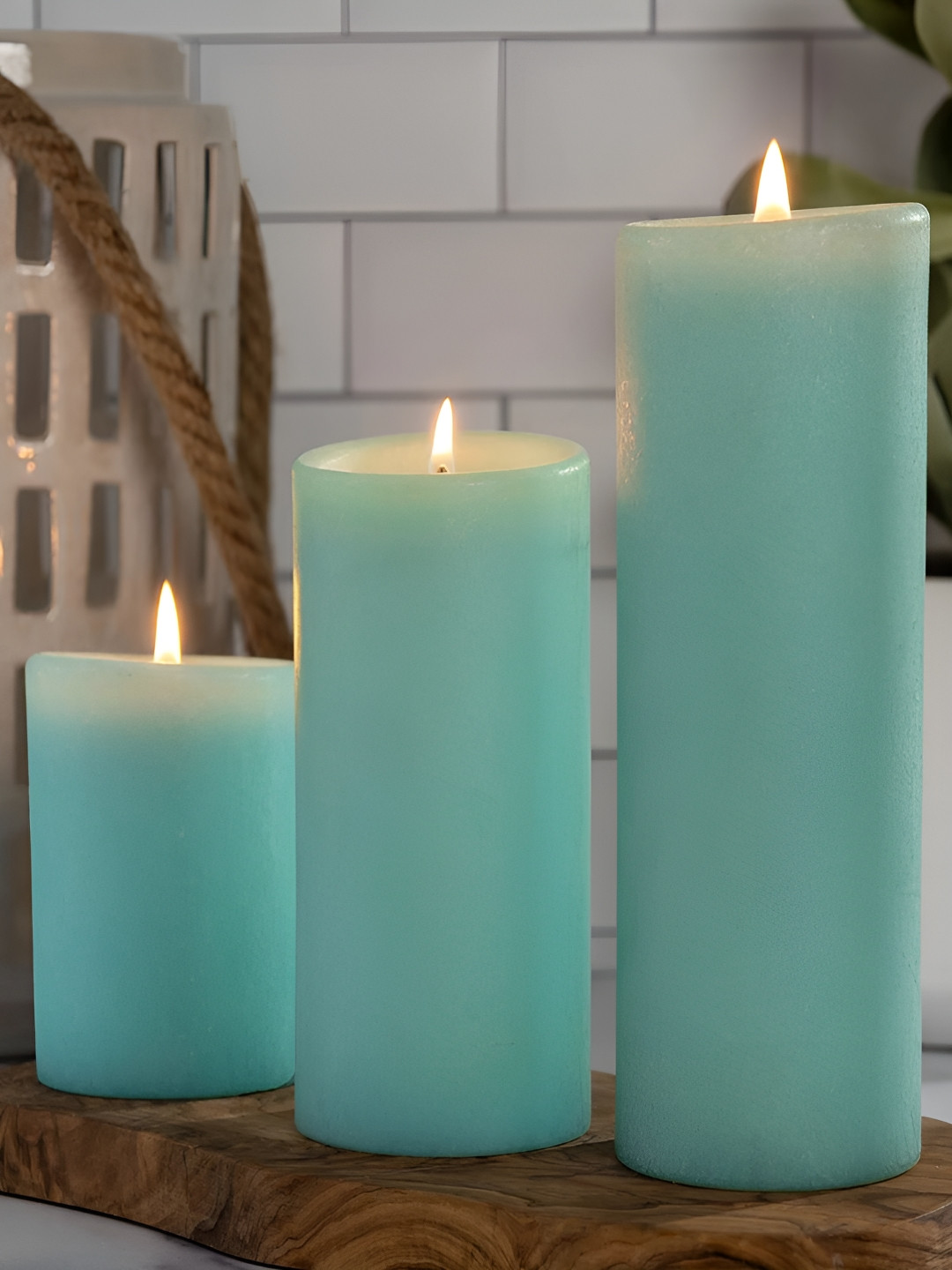 Aromatic Fables Turquoise 3Pcs 1 Wick Lavender Solid Geometric Regular Pillar Candles