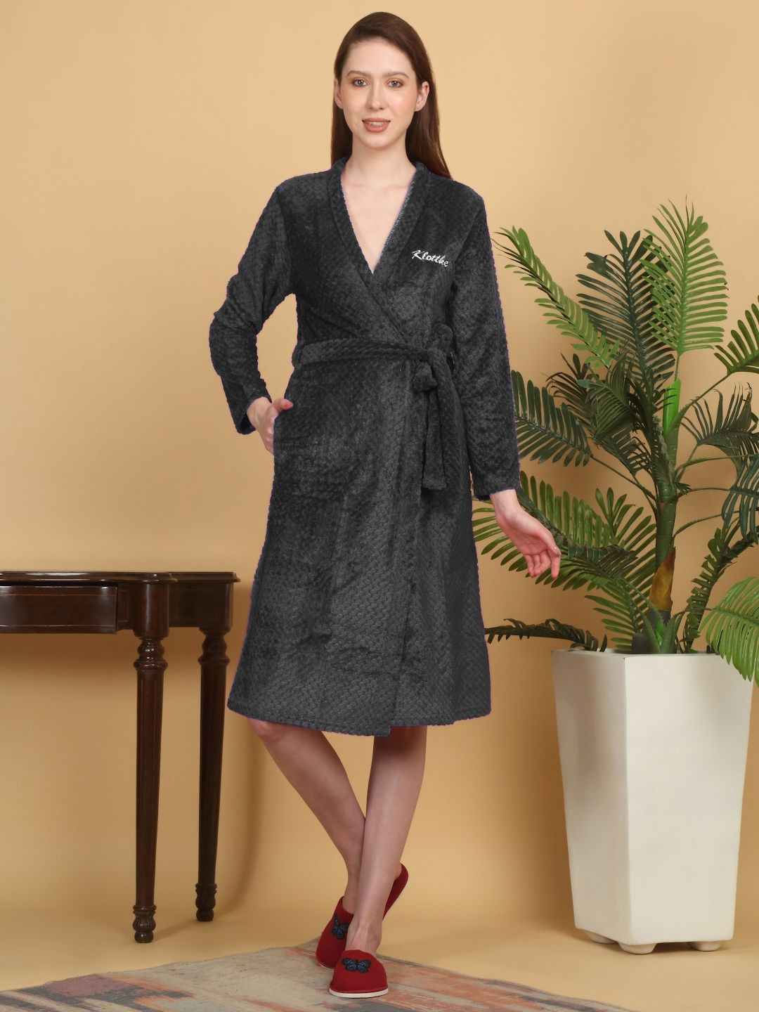 KLOTTHE Black Self Design Wool Drawstring Knee Length Bath Robe-S