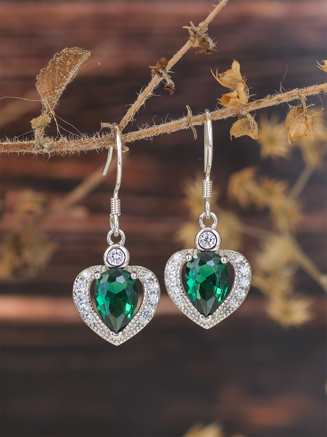 Ornate Jewels 925 Sterling Silver Emerald Dangle Earring