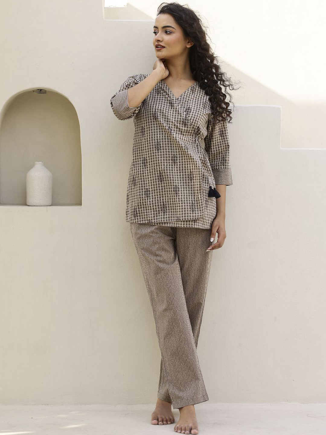 SANSKRUTIHOMES Checked V-Neck Pure Cotton Top With Pyjamas Night Suit