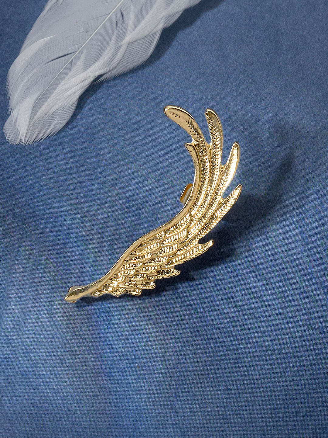 SOHI Gold-Plated Wing Metallic Clip On Ear Cuff Earrings