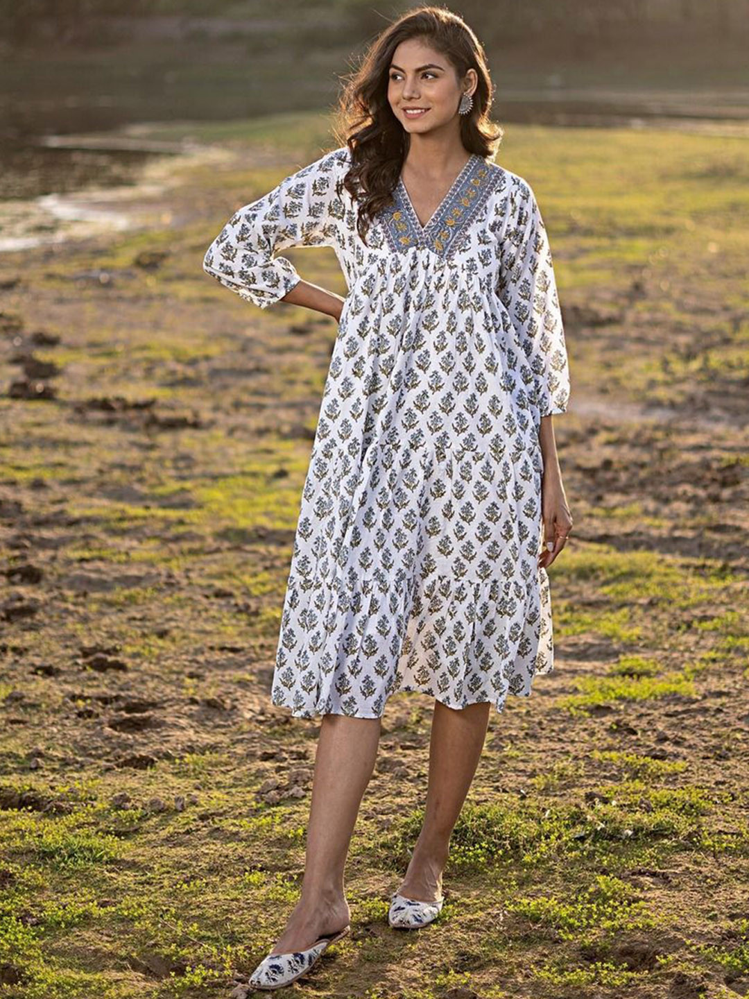 Anni Designer Floral Printed V-Neck A-Line Midi Ethnic Dress