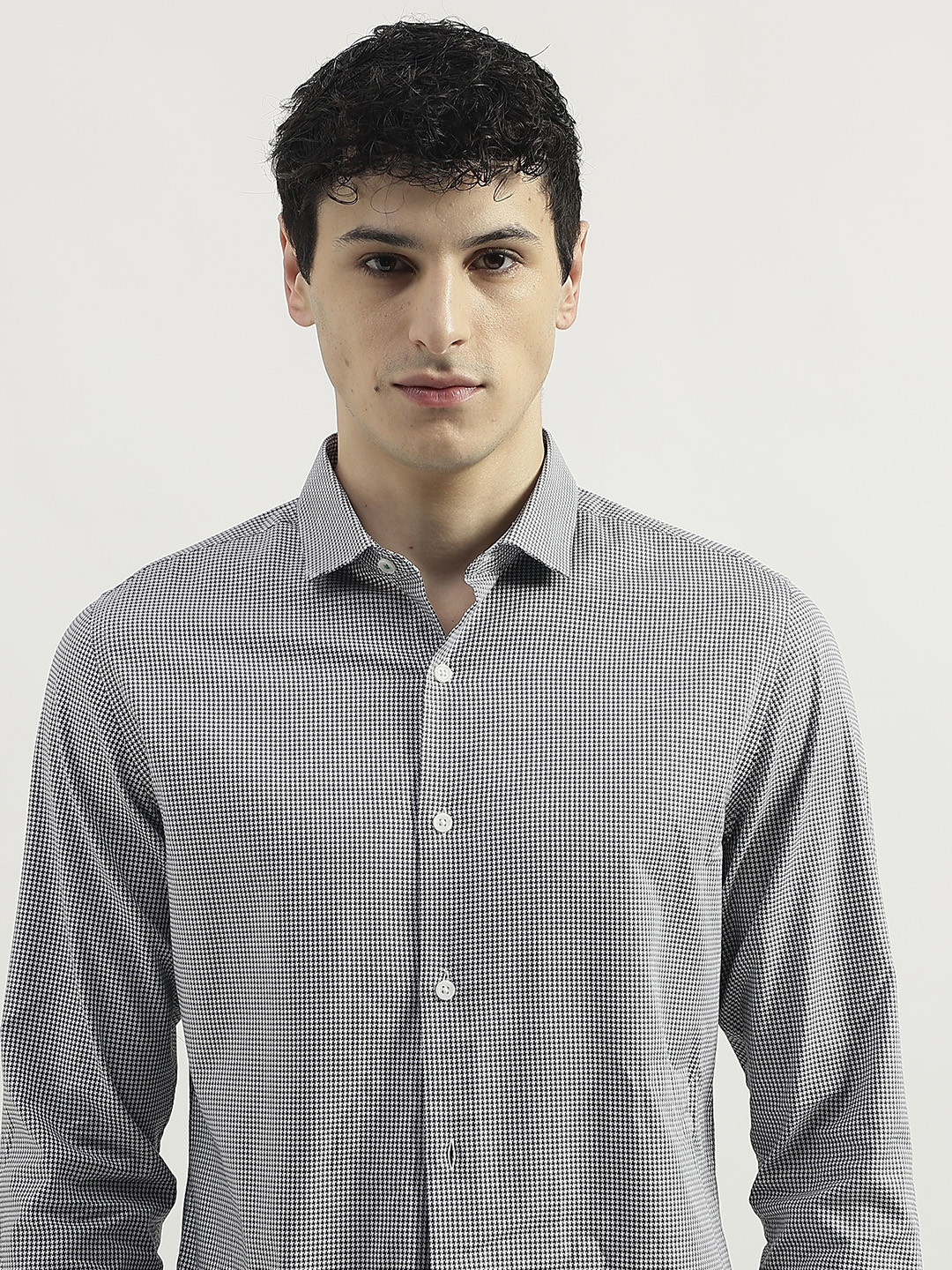 United Colors of Benetton Men Cotton Slim Fit Grid Tattersall Checked Opaque Formal Shirt
