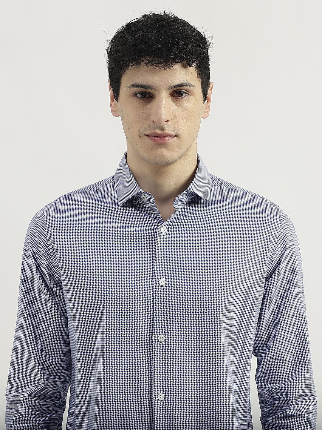 United Colors of Benetton Men Cotton Slim Fit Micro Checked Opaque Formal Shirt